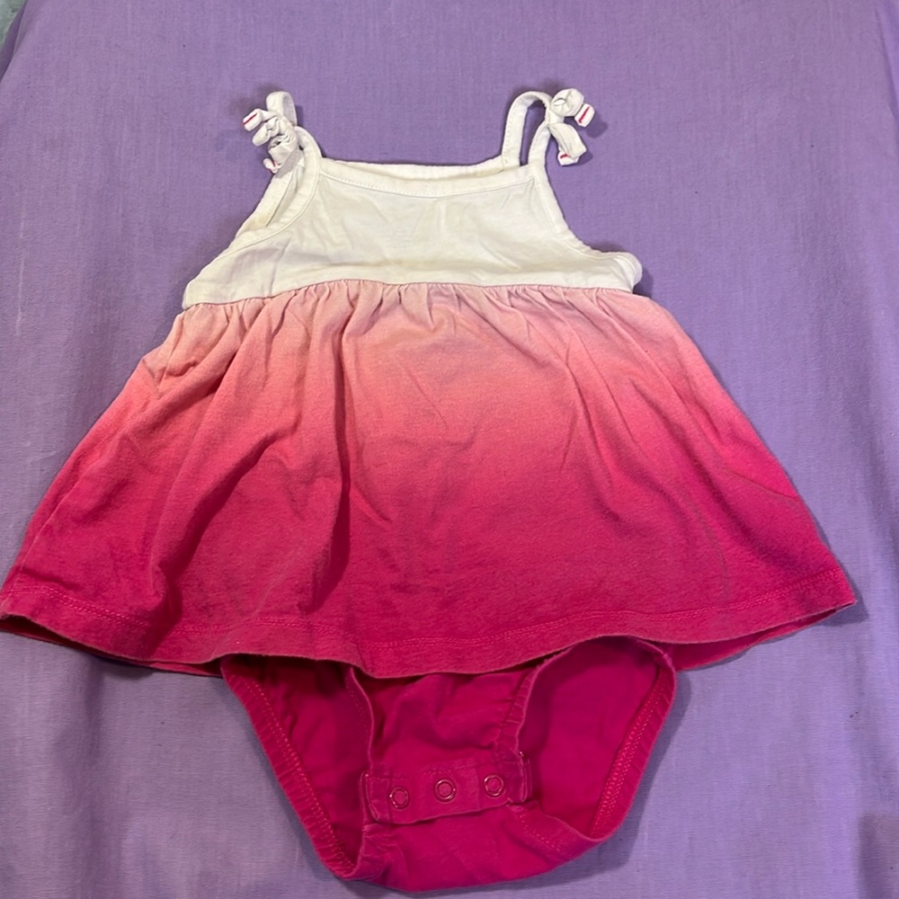 5 for $10 💜 Carters dress size 12 months